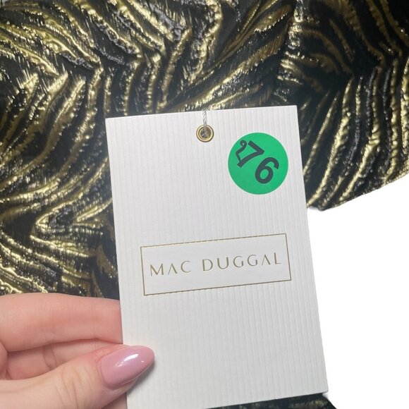 Mac Duggal Black Gold Brocade Flutter Sleeve Gown Dress Size 2 Style 21063 NWT - Picture 8 of 8